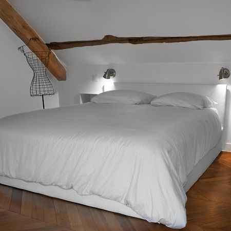 Loft Dans Le Clocher Face Au Chateau Bonnelles Exteriör bild