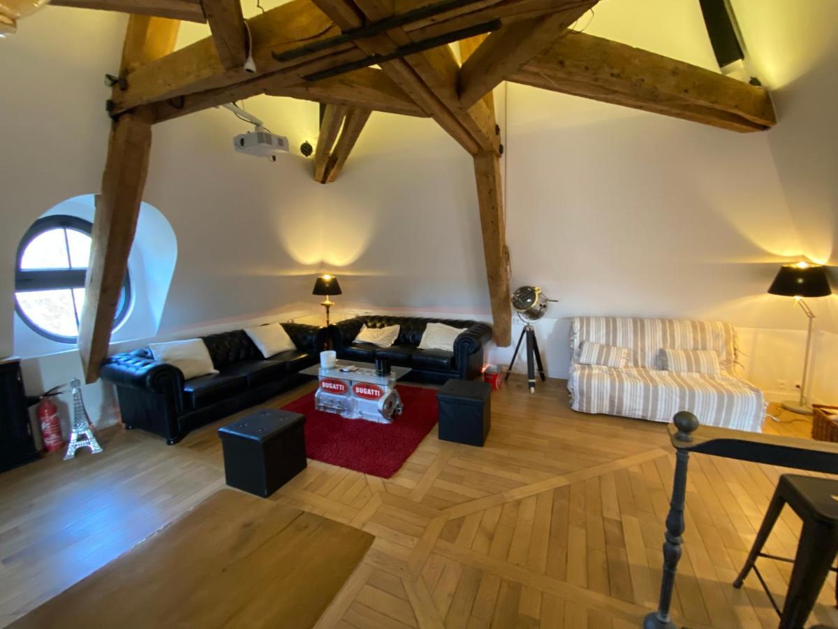 Loft Dans Le Clocher Face Au Chateau Bonnelles Exteriör bild