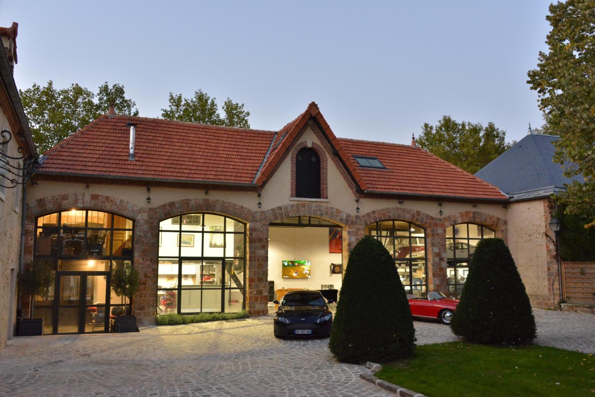 Loft Dans Le Clocher Face Au Chateau Bonnelles Exteriör bild