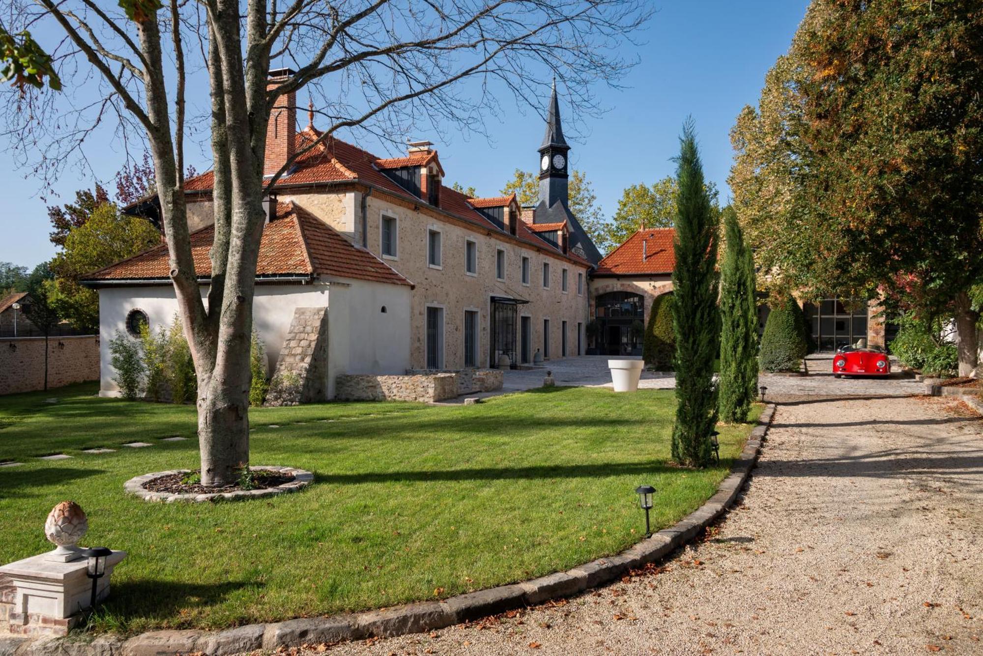 Loft Dans Le Clocher Face Au Chateau Bonnelles Exteriör bild