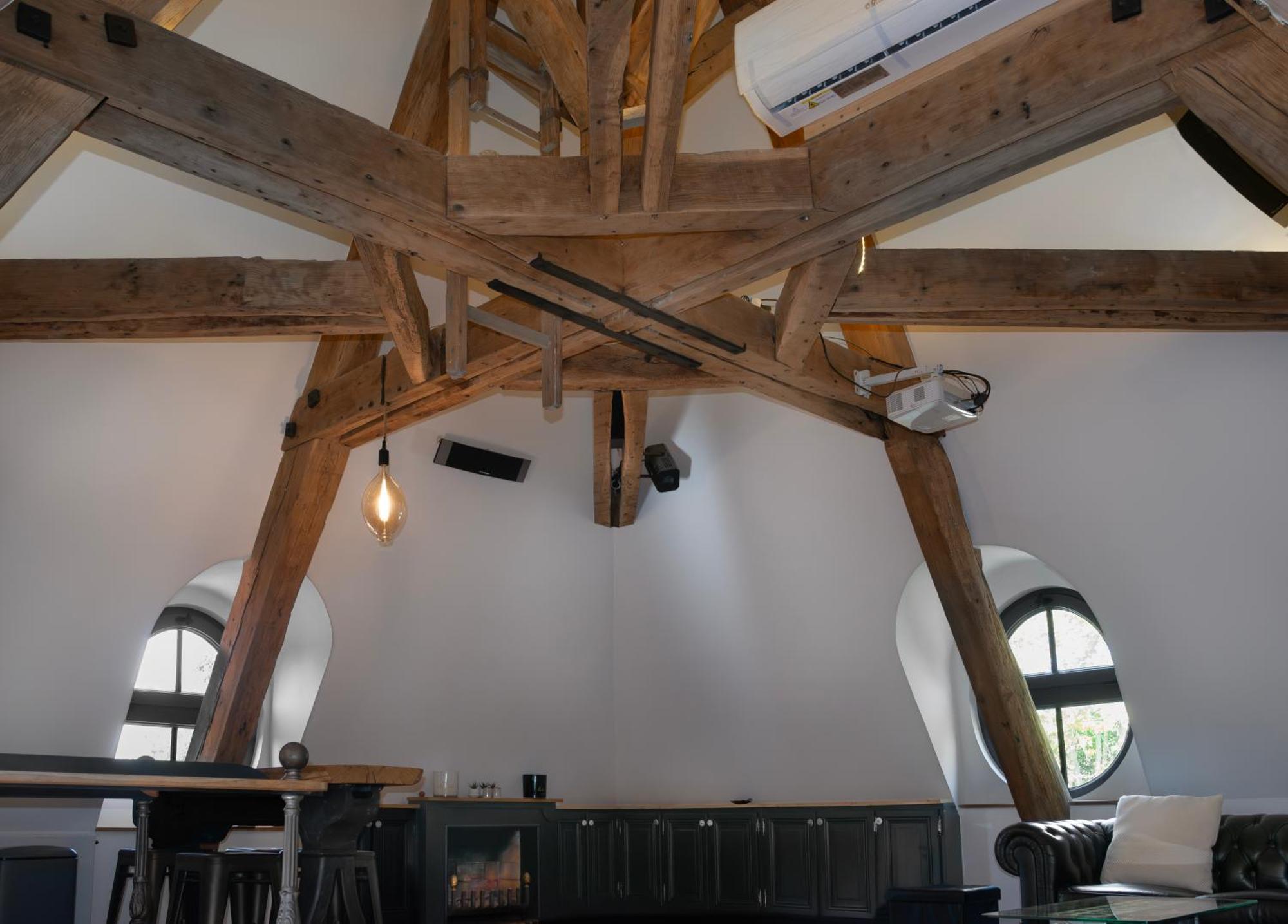 Loft Dans Le Clocher Face Au Chateau Bonnelles Exteriör bild