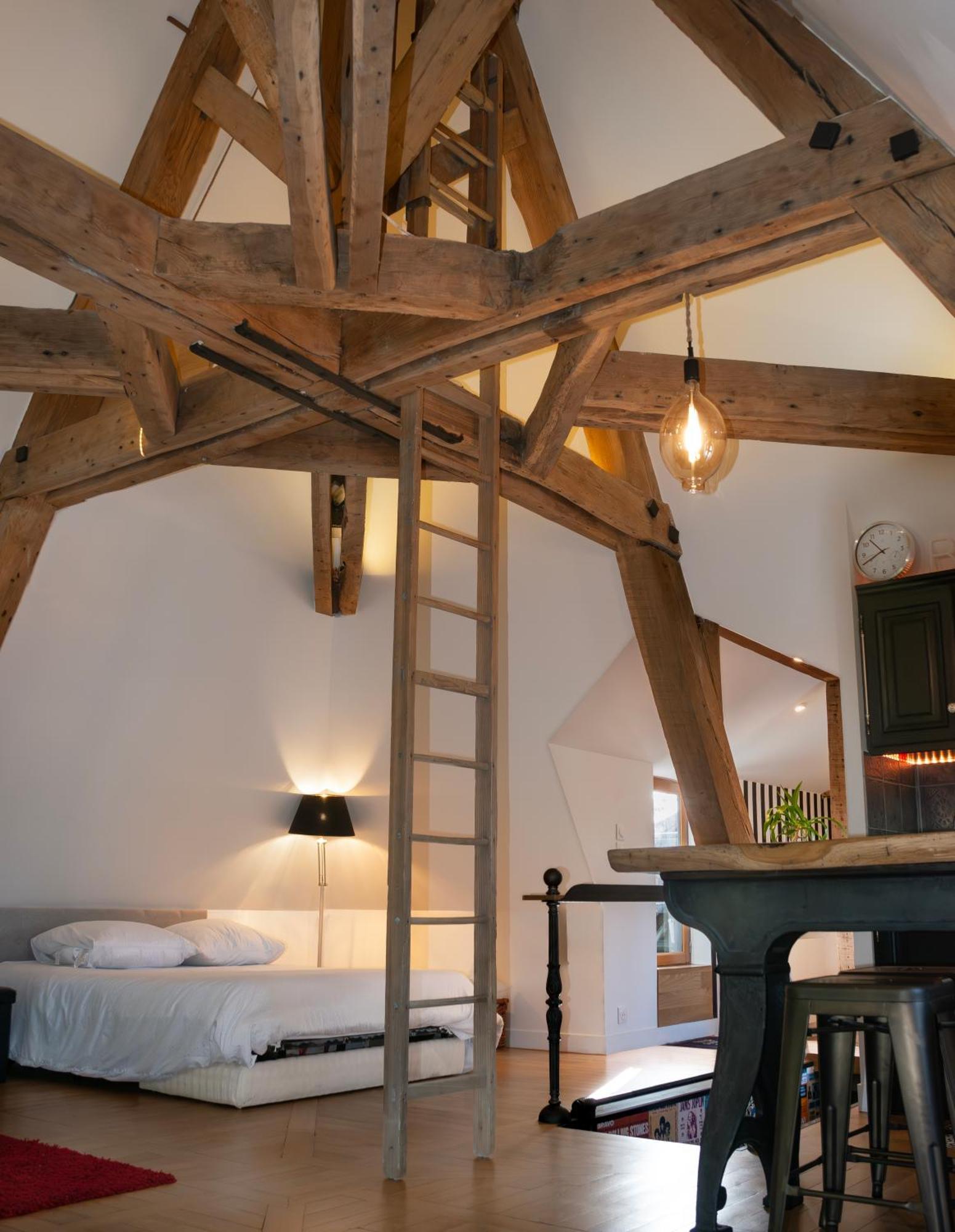 Loft Dans Le Clocher Face Au Chateau Bonnelles Exteriör bild