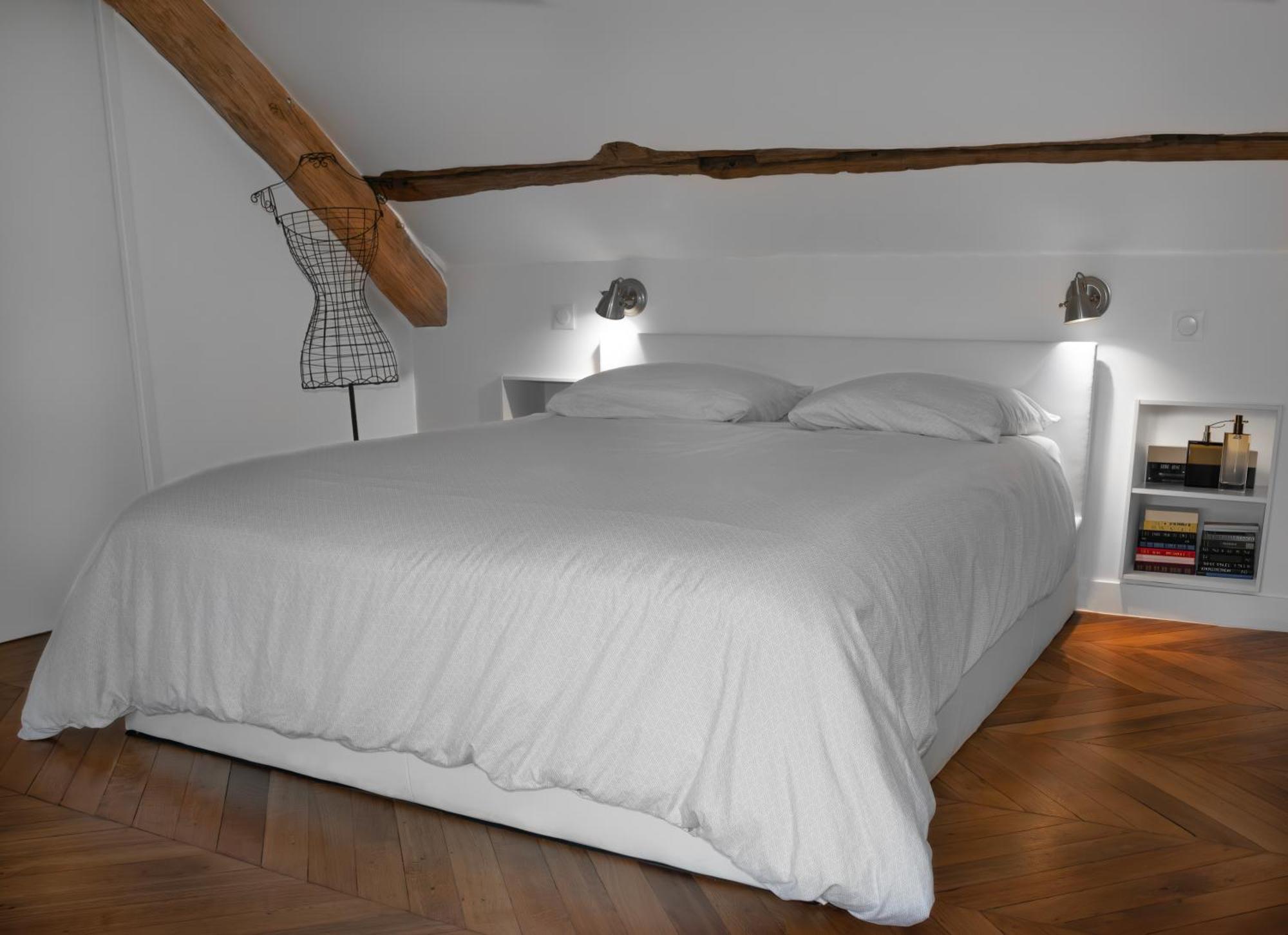 Loft Dans Le Clocher Face Au Chateau Bonnelles Exteriör bild